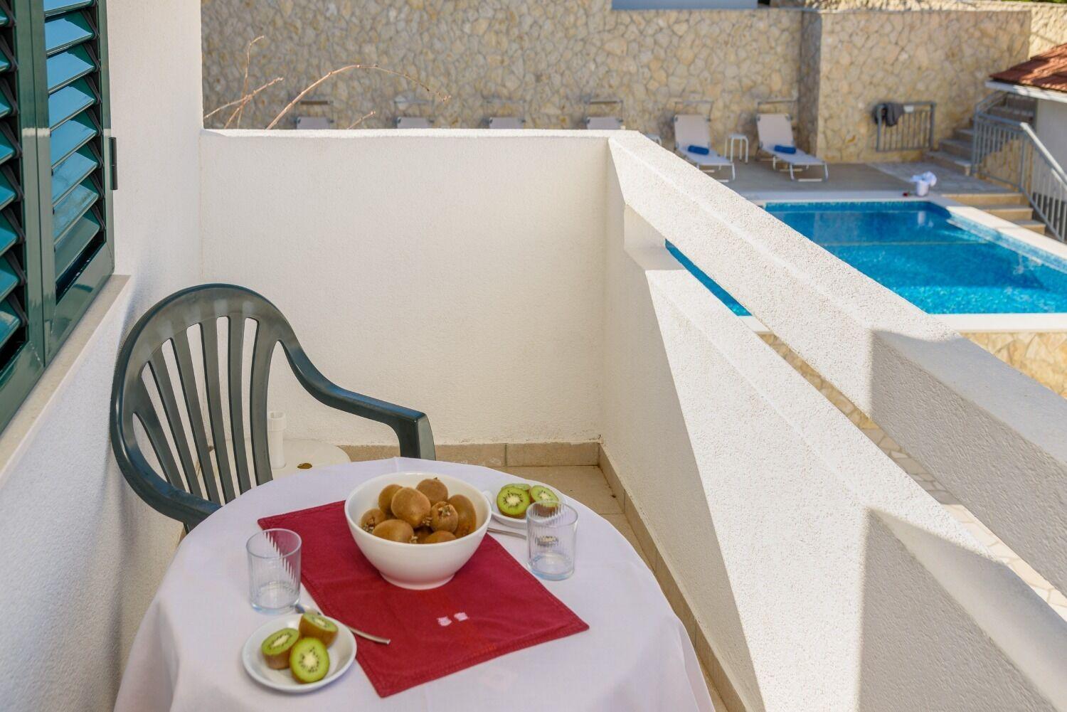 Apartments Bisernica-With Pool Razanj Exterior photo