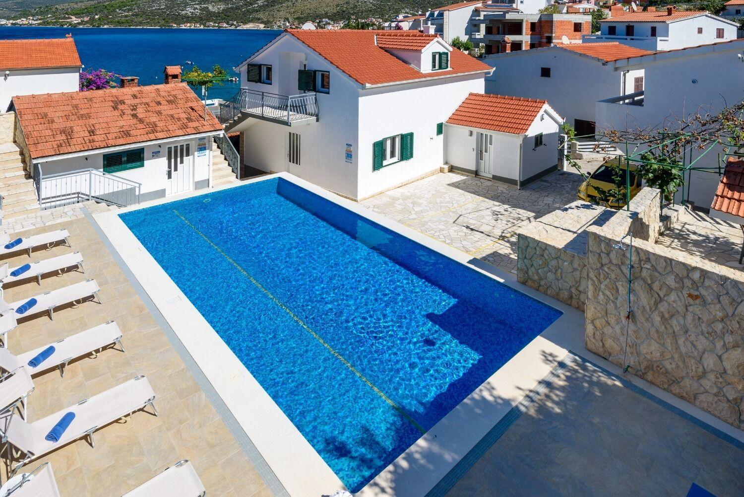 Apartments Bisernica-With Pool Razanj Exterior photo