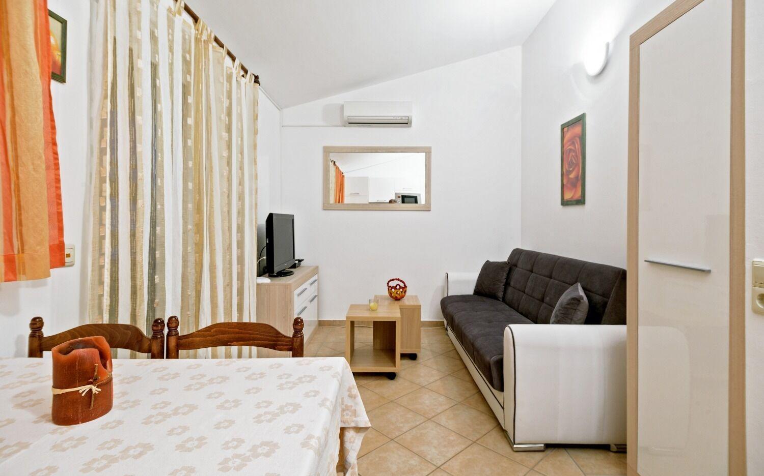 Apartments Bisernica-With Pool Razanj Exterior photo