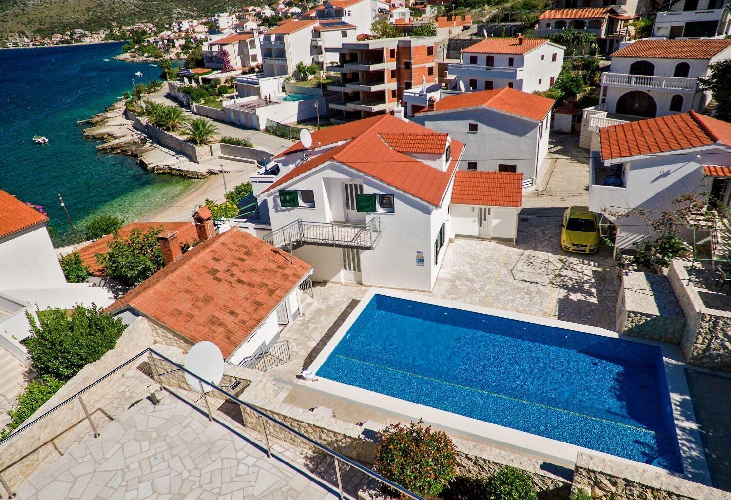 Apartments Bisernica-With Pool Razanj Exterior photo